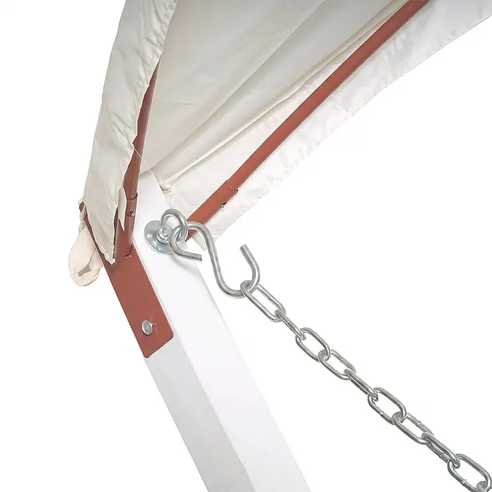 Mendler Hängematte HWC-J47 bis 200kg 420cm - weiß, Creme-weiß -  - Detail einer beigen Markise und brauner Stangen an einem weißen Rahmen mit silbernem S-Haken und Kette.