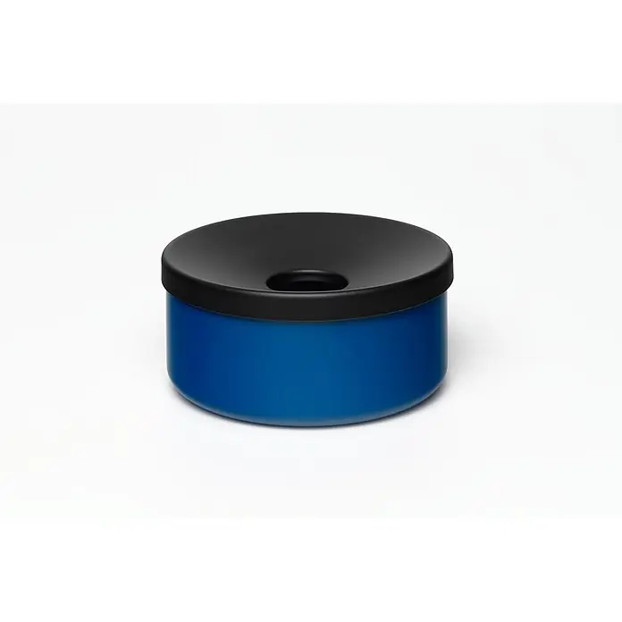 Robuster Tischascher | HxBxT 8x15,5x15,5cm | Stahl | Blau -  - Blauer Behälter mit einem mattschwarzen Deckel mit zentraler runder Öffnung.