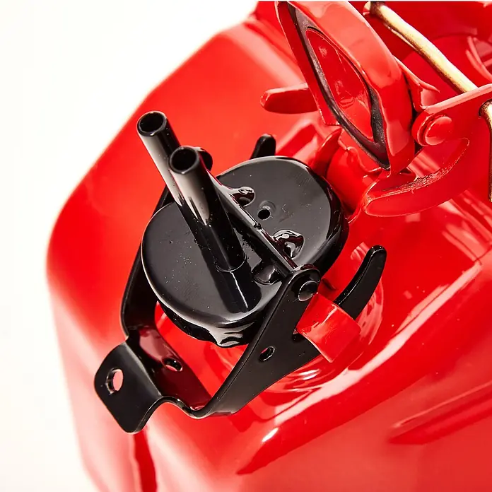 Oxid7 by BW Adapter für Metall-Kanister, mit Ansaug- und Zulaufrohr -  - Roter Metall-Benzinkanister mit schwarzem Ausgießer aus Kunststoff.