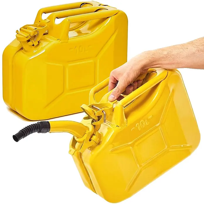 BW Kraftstoffkanister 10 l, Bajonett + Ausgießer, Gelb, 2 Stk. -  - Zwei gelbe 10L Metall-Kraftstoffkanister, einer mit Ausgießer, von einer Hand gehalten.