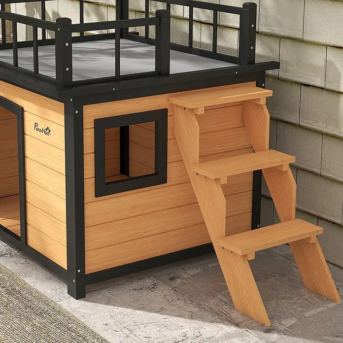PawHut Hundehütte Gelb 121L x 77B x 78H cm -  - PawHut Holzhundehütte mit schwarzem Rahmen, Dachterrasse und seitlicher Treppe, draußen.