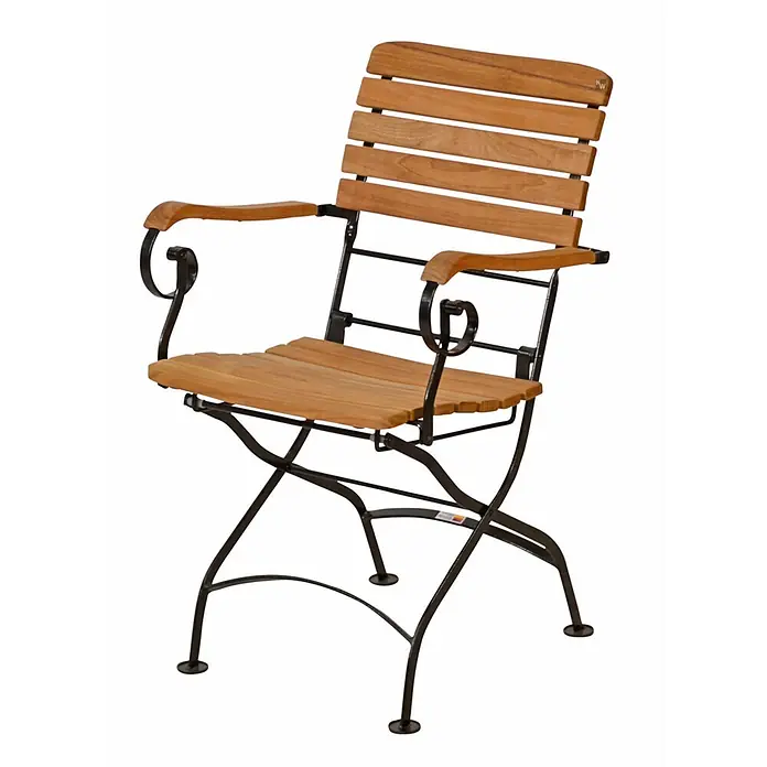 Gartenstuhl klappbar Teak Klappstuhl mit Armlehnen wetterfest und edel -  - Heller Holz-Klappstuhl mit schwarzem Metallgestell und Armlehnen.