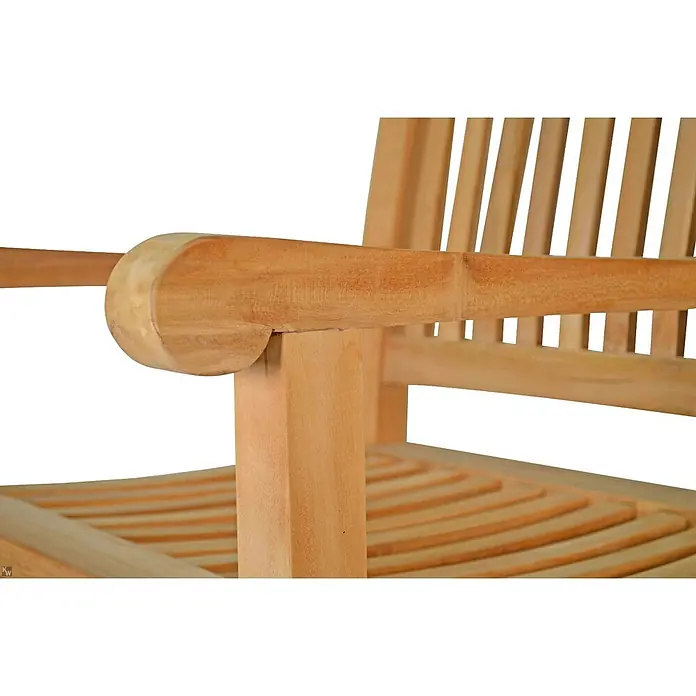 Teak Sessel Gartenstuhl Teakholz Massivholz wetterfest pflegeleicht edel -  - Nahaufnahme eines hellbraunen Holzstuhl-Armlehne, Rückenlehne und Sitzleisten, die natürliche Holzmaserung betonend.