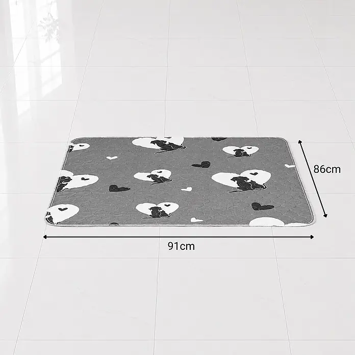 belviona Welpenunterlagen 2er Set, waschbar & wasserdicht, 91x89 cm -  - Graue Haustiermatte mit weißen und schwarzen Herz- und Hundemotiven, 91x86 cm.