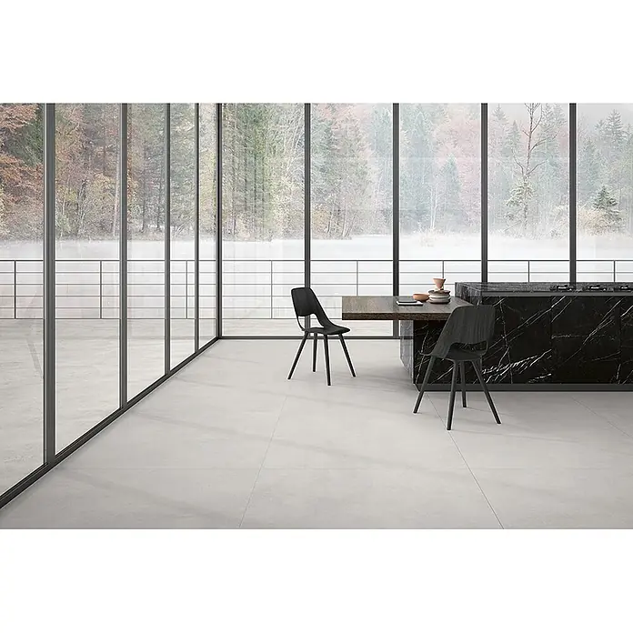 Feinsteinzeug in spachtelartiger hellgrauer Harzoptik 60x120 - 
