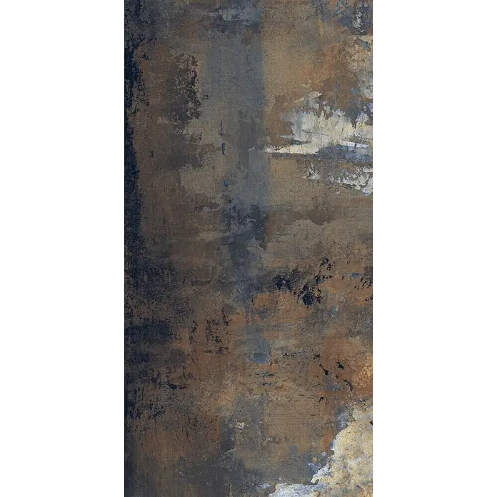 Feinsteinzeug in industrieller Corten Betonoptik 60x120 - Ital. Fliesen -  - Verwitterte, mehrfarbige Oberfläche mit Rostbraun-, Blau-Grau- und abgenutzten Weißtönen.