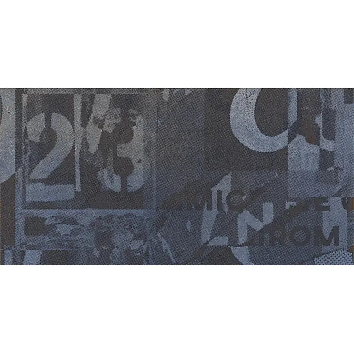 Dekorierte industrielle Feinsteinzeug Wandfliese in Blau - Ital. Fliesen -  - Dunkelblau-graues Halbtonmuster mit abgenutzten Zahlen und Buchstaben, die ein abstraktes Grafikdesign bilden.