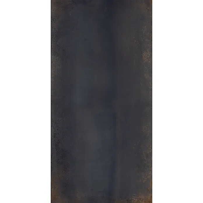 Feinsteinzeug in oxidierter schwarzer Metalloptik 60x120 - Ital. Fliesen -  - Dunkelgraue Fliese im Metall-Look mit subtilen rostigen Akzenten an den Rändern.