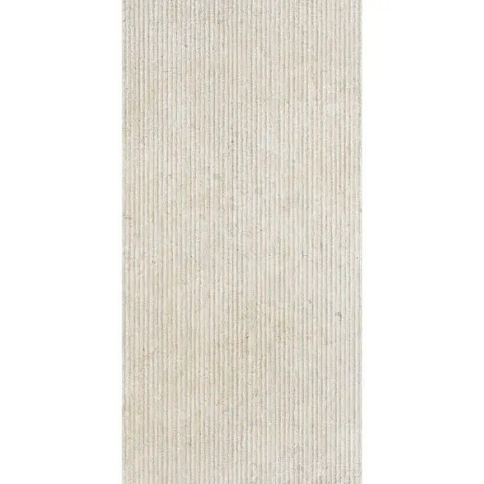 Feinsteinzeug Wandfliese in elfenbein Steinoptik 60x120, Ret -  - Helle beige Fliese mit vertikaler Rillenstruktur.