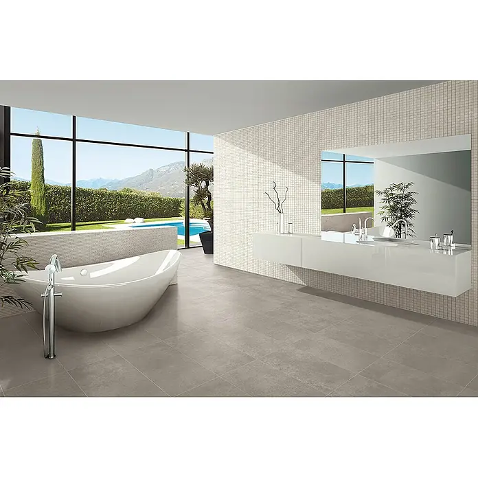 Feinsteinzeug in spachtelartiger dunkelgrauer Harzoptik 80x80 -  - Modernes Badezimmer mit großformatigen grauen Bodenfliesen und hellen Mosaikwandfliesen.