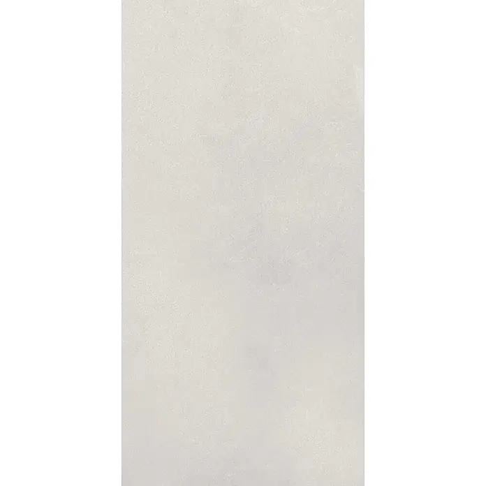 Feinsteinzeug in farbiger weißer Betonoptik 60x120 - Italienische Fliesen -  - Hellgraue texturierte Oberfläche.