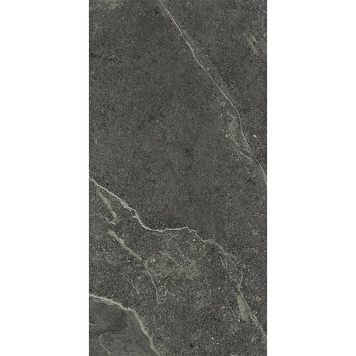 Feinsteinzeug in schwarzer Steinoptik 60x120, 20 mm, rutschhemmend -  - Dunkelgraue Fliese in Steinoptik mit feiner hellgrauer Äderung und strukturierter Oberfläche.