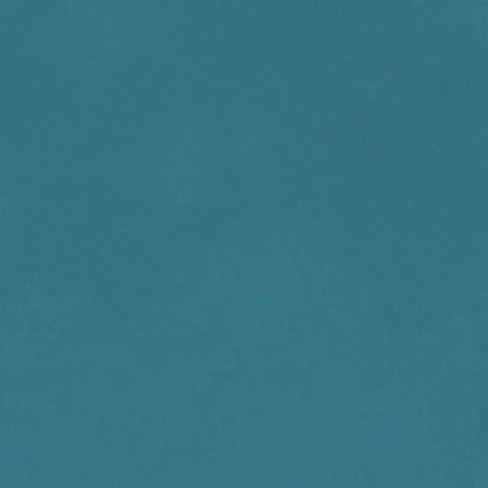 Feinsteinzeug in farbiger blauer Betonoptik 60x60 - Italienische Fliesen -  - Türkisblaue Oberfläche mit feiner, subtiler Textur.