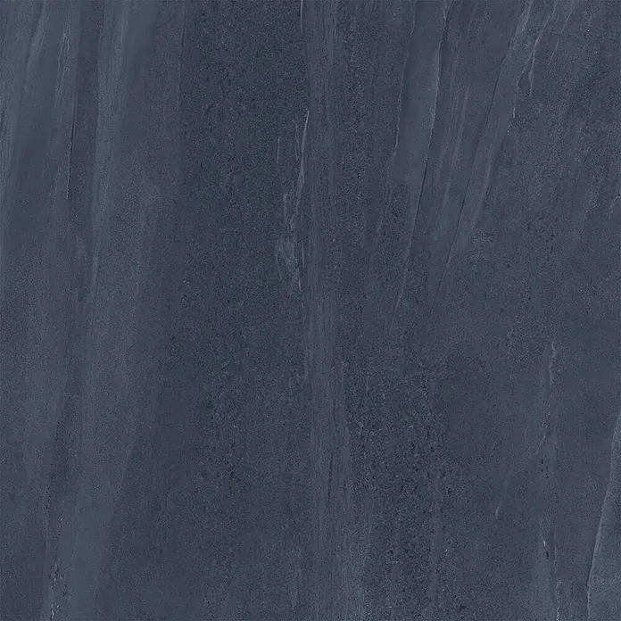 Feinsteinzeug in edler schwarzer Steinoptik 60x60 - Italienische Fliesen -  - Dunkelblaue, strukturierte Fliese in Steinoptik mit subtiler heller Maserung.