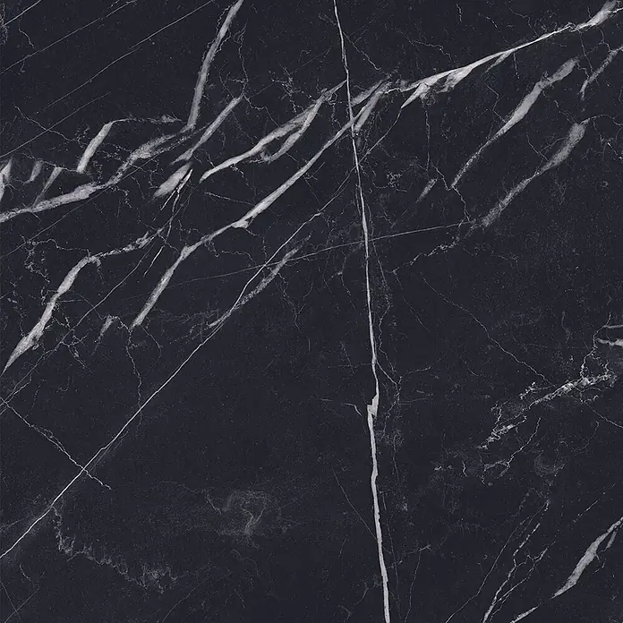 Feinsteinzeug in glänzender schwarzer Marquina-Marmoroptik 60x60 -  - Schwarze Marmoroberfläche mit eleganter weißer Maserung.