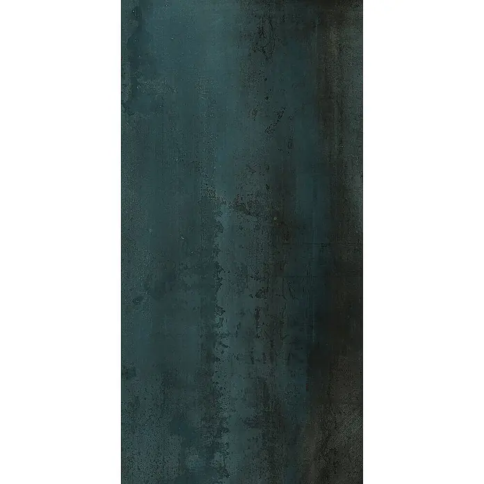 Feinsteinzeug in oxidierter grüner Metalloptik 60x120 - Ital. Fliesen -  - Dunkle petrolfarbene Metalltextur mit oxidierten Details und gealtertem, abgenutztem Finish.