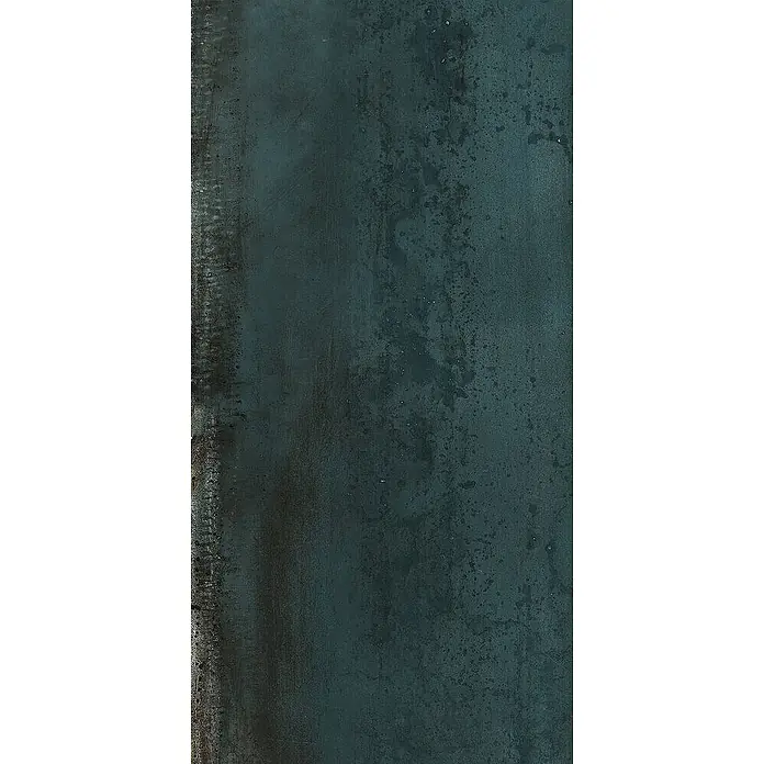 Feinsteinzeug in oxidierter grüner Metalloptik 60x120 - Ital. Fliesen -  - Dunkelblaugrüne Texturplatte mit verwitterter, industrieller Optik und feinen Gebrauchsspuren.