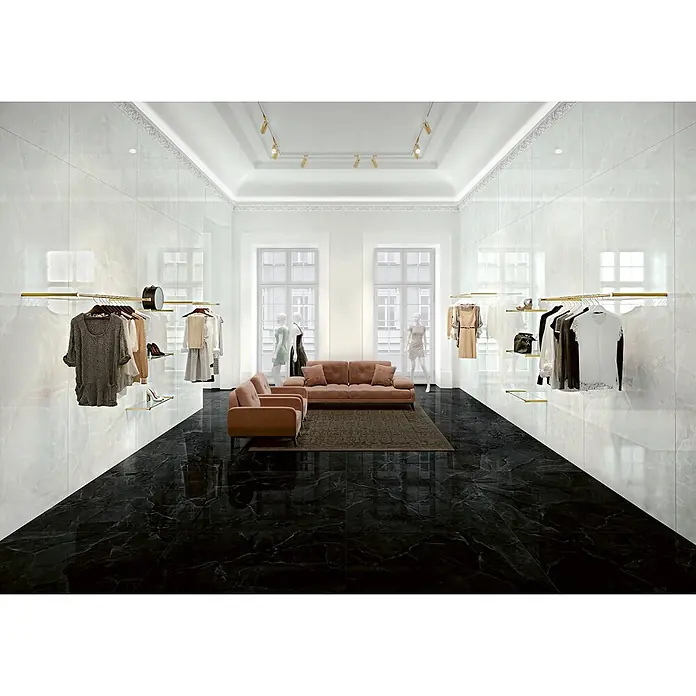 Feinsteinzeug in glänzender schwarzer Marmoroptik 30x60 - Ital. Fliesen -  - Elegantes Ladengeschäft mit polierten schwarzen Marmorbodenfliesen und weißen Marmorwandfliesen in einem markanten Diagonaldesign.