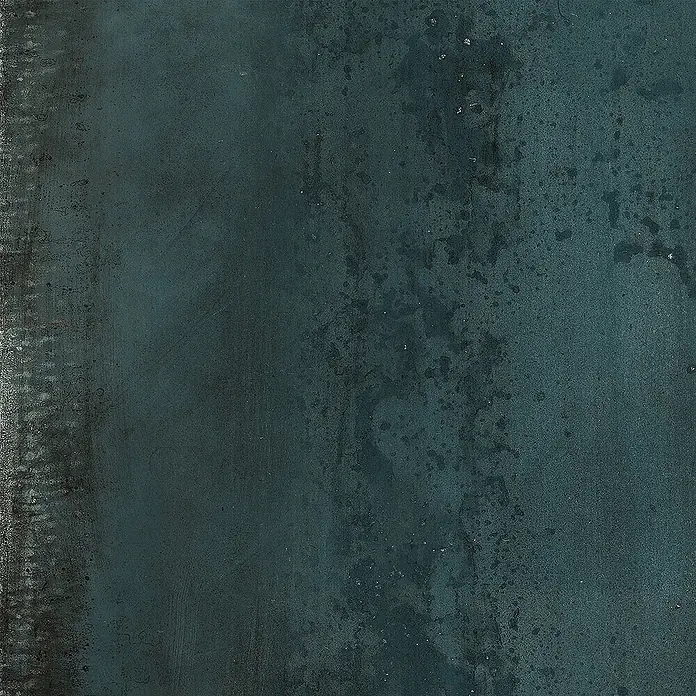 Feinsteinzeug in oxidierter grüner Metalloptik 60x60 - Italienische Fliesen -  - Dunkelpetrolfarbene, abgenutzte Industrie-Textur mit mattem Finish und feinen Sprenkeln.