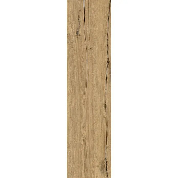 Feinsteinzeug in Holzoptik 30x120, 20 mm, rutschhemmend - Ital. Fliesen -  - Hellbraune Holzplatte mit natürlicher Maserung, dunklen Rissen und Ästen.