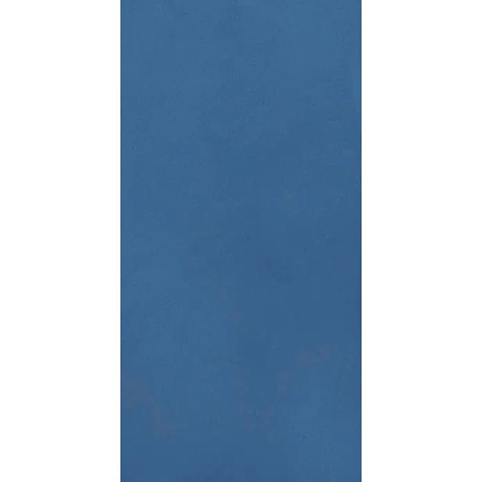 Feinsteinzeug in farbiger dunkelblauer Betonoptik 60x120 - Ital. Fliesen -  - Texturierter blauer Hintergrund.