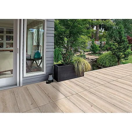 Feinsteinzeug in beiger Holzoptik 20x120, rutschhemmend - Ital. Fliesen