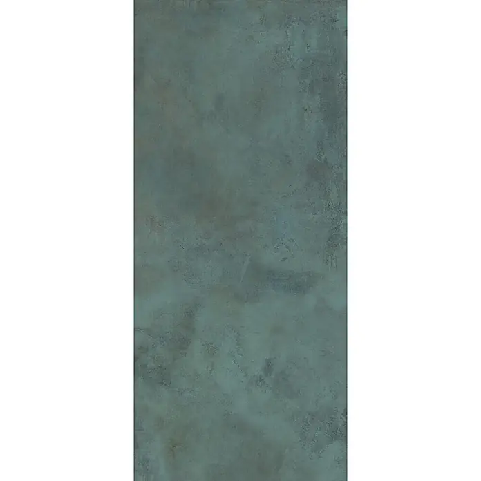 Feinsteinzeug in metallischer grüner Betonoptik 60x60 - Ital. Fliesen -  - Strukturierte, petrolgrüne Oberfläche mit meliertem Finish.
