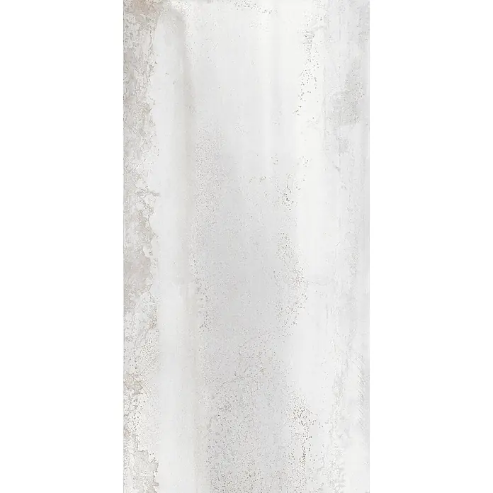 Feinsteinzeug in Metall weißer Betonoptik 60x120 - Italienische Fliesen -  - Hellgraue, abgenutzte Oberfläche mit feinen beigefarbenen Sprenkeln und Textur.