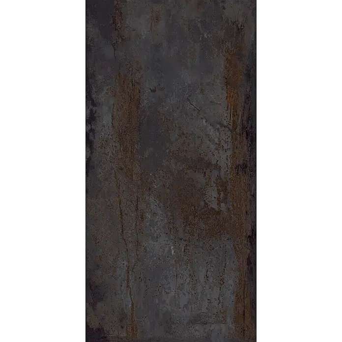 Feinsteinzeug in oxidierter schwarzer Metalloptik 60x120 - Ital. Fliesen -  - Dunkelgraue strukturierte Oberfläche mit braunen, rostähnlichen Mustern, die an gealtertes Metall erinnert.