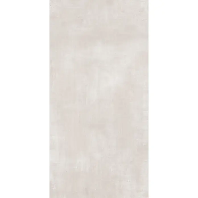 Feinsteinzeug in gebürsteter perlgrauer Betonoptik 60x120 - Ital. Fliesen -  - Hellbeige Betonoptik-Oberfläche mit subtilen Texturvariationen.