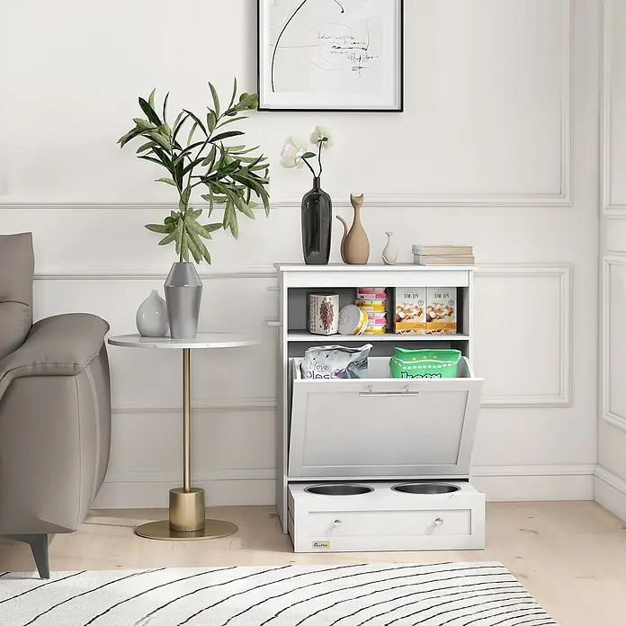 PawHut Haustier-Futterschrank Weiß 61L x 35,5B x 82H cm -  - Weißer Tierschrank mit Kipptür und integrierten Näpfen für Futter und Zubehör, ideal für ein modernes Zuhause.
