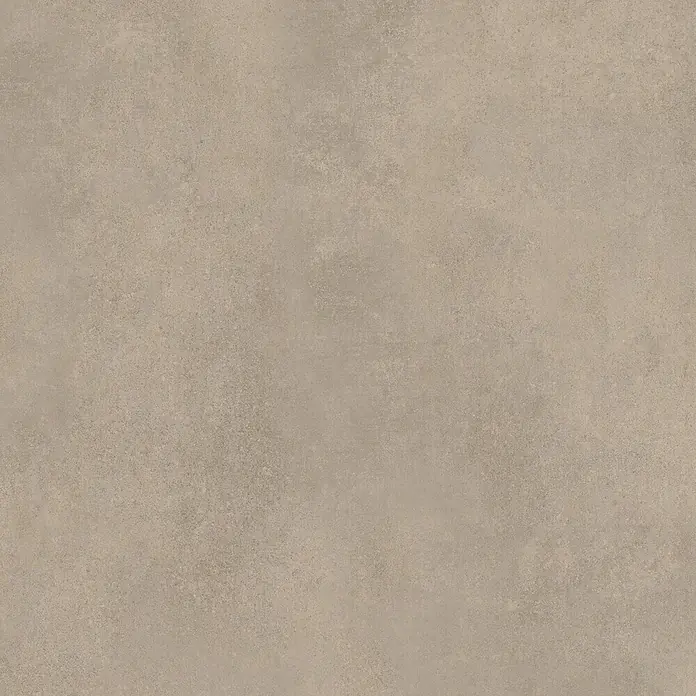 Feinsteinzeug in spachtelartiger brauner Harzoptik 80x80 - Ital. Fliesen -  - Hellbeige Betonoptik-Oberfläche mit subtiler, variierter Textur.