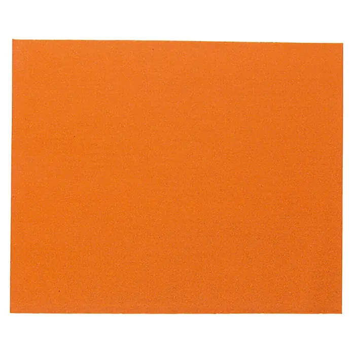 BAUHAUS Schleifpapier Super - Körnung: 320 - Nahaufnahme eines orangefarbenen Bastelbogens aus Moosgummi, ideal für kreative Projekte und Dekorationen.