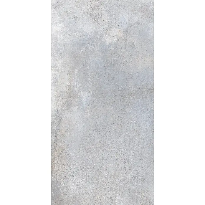 Feinsteinzeug in metallischer hellgrauer Betonoptik 60x120 - Ital. Fliesen -  - Graue Zementtextur mit unregelmäßiger Patina und dezenten Farbnuancen, ideal für moderne Oberflächen.
