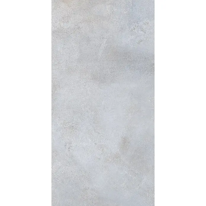 Feinsteinzeug in metallischer hellgrauer Betonoptik 60x120 - Ital. Fliesen -  - Hellgraue, texturierte Oberfläche mit Beton- oder Putzoptik.