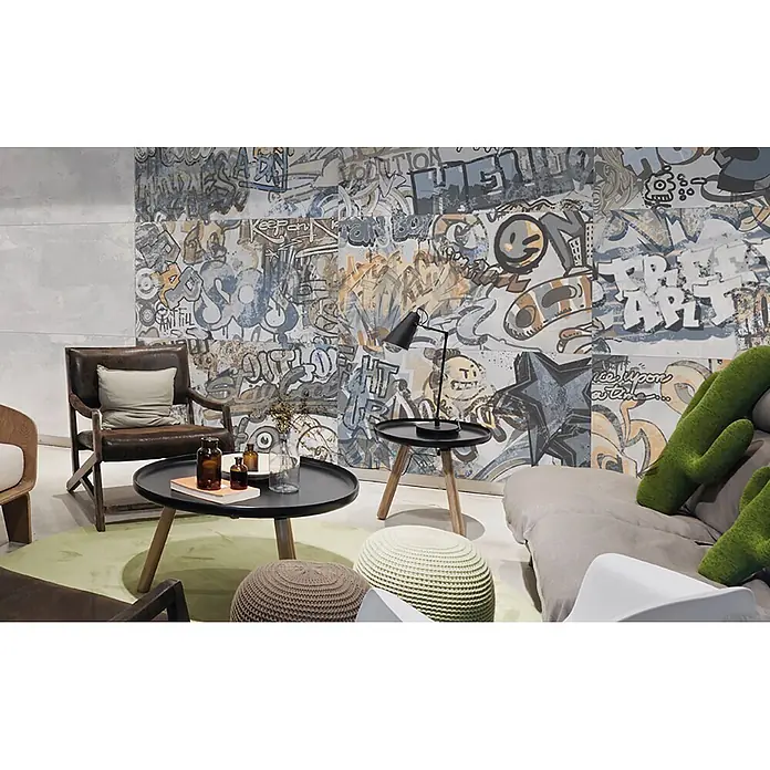 Dekorierte Graffiti-Feinsteinzeug Wandfliese in Grau 60x120, Ret -  - Graffiti-Stil Wandfliesen mit verschiedenen Mustern in einem modernen Wohnzimmer.