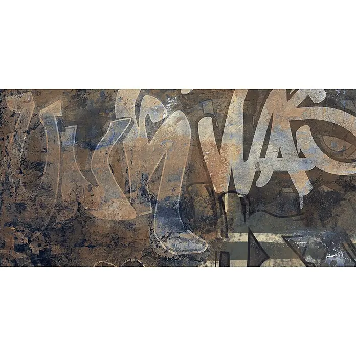 Dekorierte Graffiti-Feinsteinzeug Wandfliese in Mehrfarbig - Ital. Fliesen -  - Industrielle Grunge-Textur mit verwittertem braunem, blauem und grauem Graffiti auf betonähnlicher Oberfläche.
