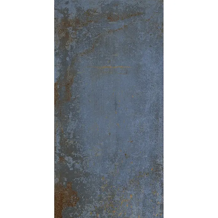 Feinsteinzeug in blauer Metalloptik 30x60 - Italienische Fliesen -  - Blau-graue verwitterte Metalltextur mit orange-braunen Rostmustern.