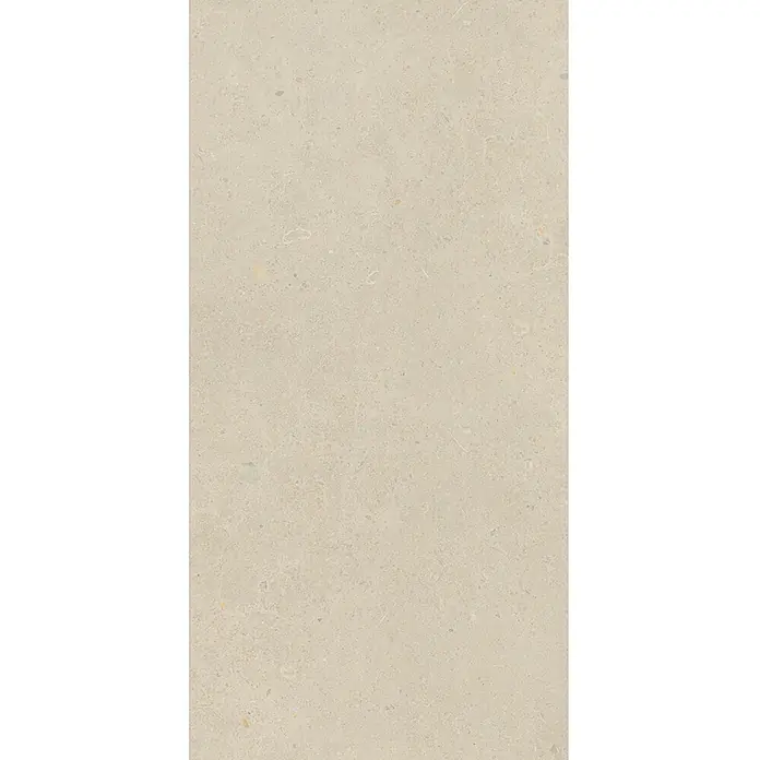 Feinsteinzeug in matter beiger Betonoptik 30x60 - Italienische Fliesen -  - Helle beige gesprenkelte matte Steinplatte für Boden- oder Wandflächen.