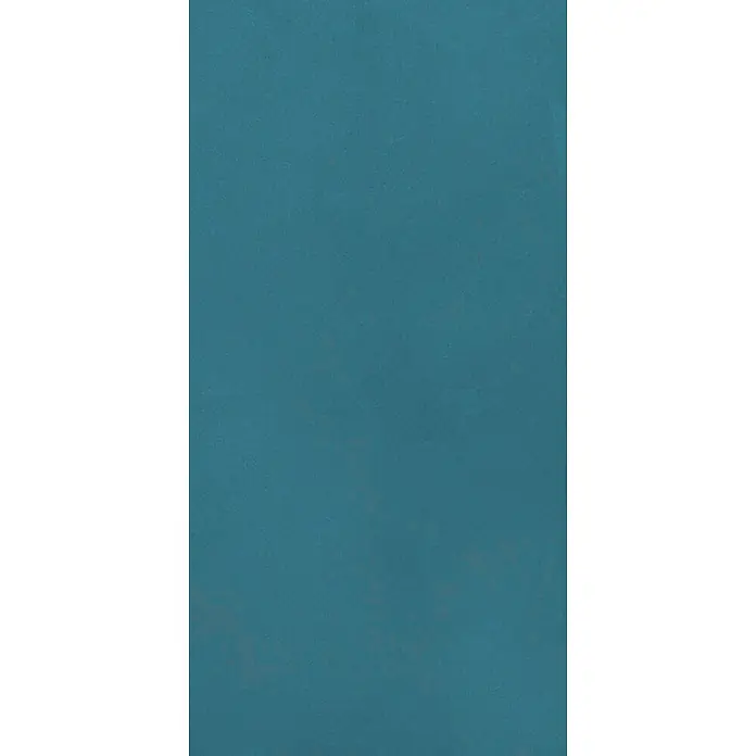 Feinsteinzeug in farbiger blauer Betonoptik 60x120 - Italienische Fliesen -  - Texturierte petrolfarbene Oberfläche.