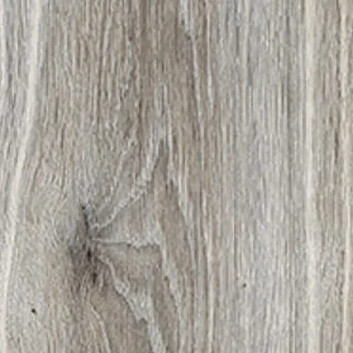 Feinsteinzeug in grauer Holzoptik 20x120 - Italienische Fliesen -  - Hellgraue, verwitterte Holztextur mit ausgeprägter Maserung und natürlichem Ast.