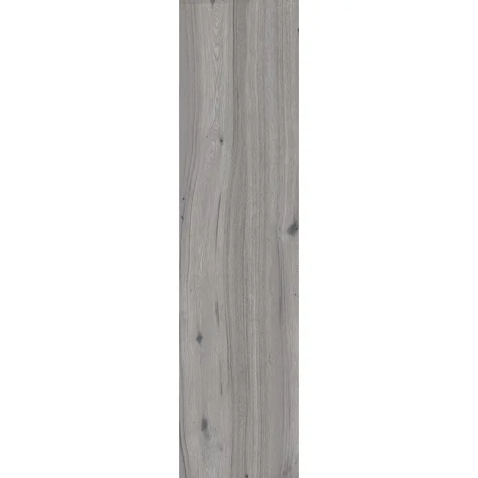 Feinsteinzeug in roher matter grauer Holzoptik 30x120 - Ital. Fliesen -  - Helles graues Holzmaserungsmuster mit sichtbaren Ästen, geeignet für Paneele oder Böden.