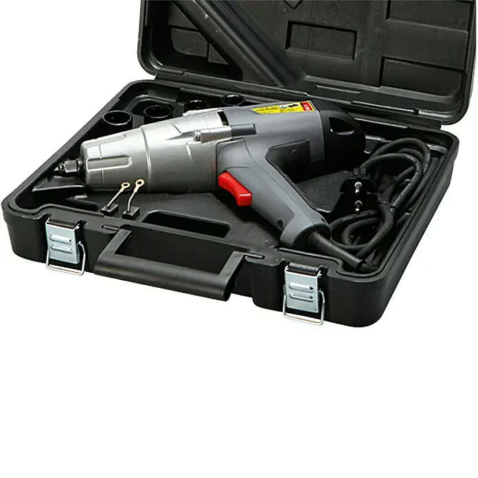 UniTEC Schlagschrauber Premium - 710 W, 300 Nm - Elektro-Schlagschrauber in einem schwarzen Werkzeugkoffer, bereit für den Einsatz mit Zubehör.