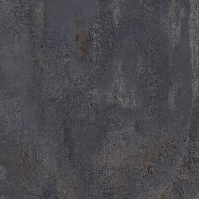 Feinsteinzeug in schwarzer Metalloptik 120x120 - Italienische Fliesen -  - Dunkle strukturierte Oberfläche, ähnlich gealtertem Metall oder Stein, mit variierenden Grau- und Rostbrauntönen.