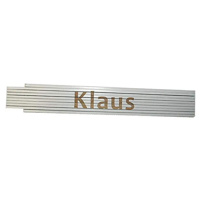 Zollstock - Aufdruck: Klaus, 2 m - Bild eines silberfarbenen Zollstocks mit dem Schriftzug "Klaus", ideal für Präzisionsmessungen.