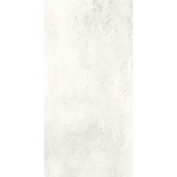Feinsteinzeug in weißer Harzoptik 30x60 - Italienische Fliesen -  - Hell gebrochenweißer texturierter Hintergrund mit subtilen grauen, verwitterten Details im Grunge-Stil.