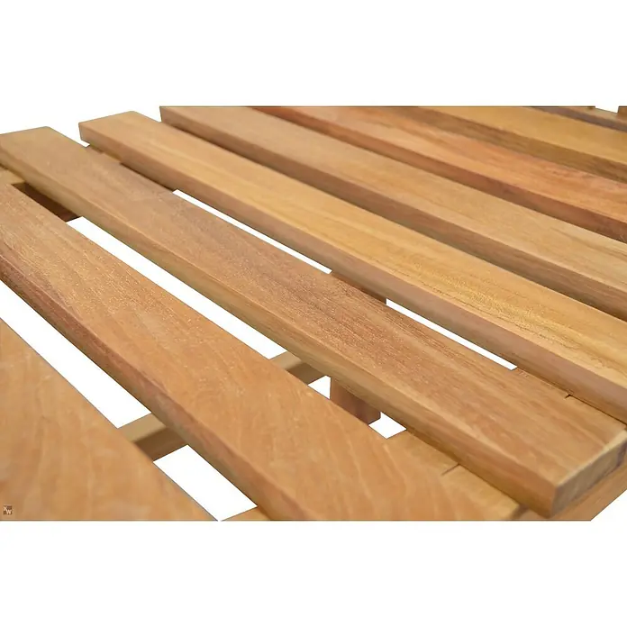 Teak Gartensessel ohne Armlehnen Massivholz wetterfest und pflegeleicht -  - Helle Holzlatten parallel angeordnet, die eine Lattenfläche bilden.