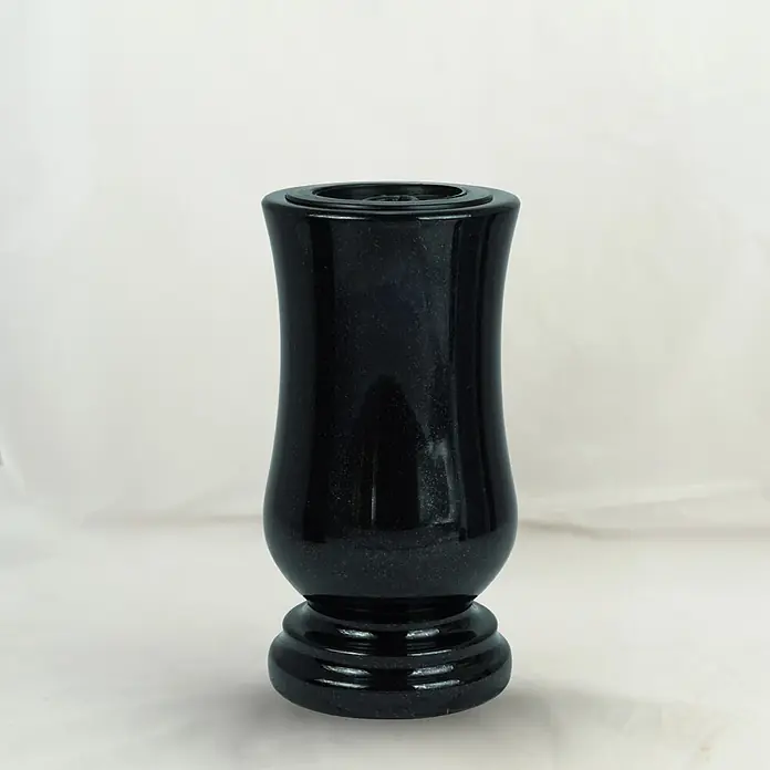 Grabvase Taille-exclusiv, ØxH: 15x28 cm, Granit, Schwedisch Black, Schwarz -  - Schwarze polierte Granitvase mit sanft geschwungenem Korpus, gestuftem Sockel und Einsatz in der Öffnung.