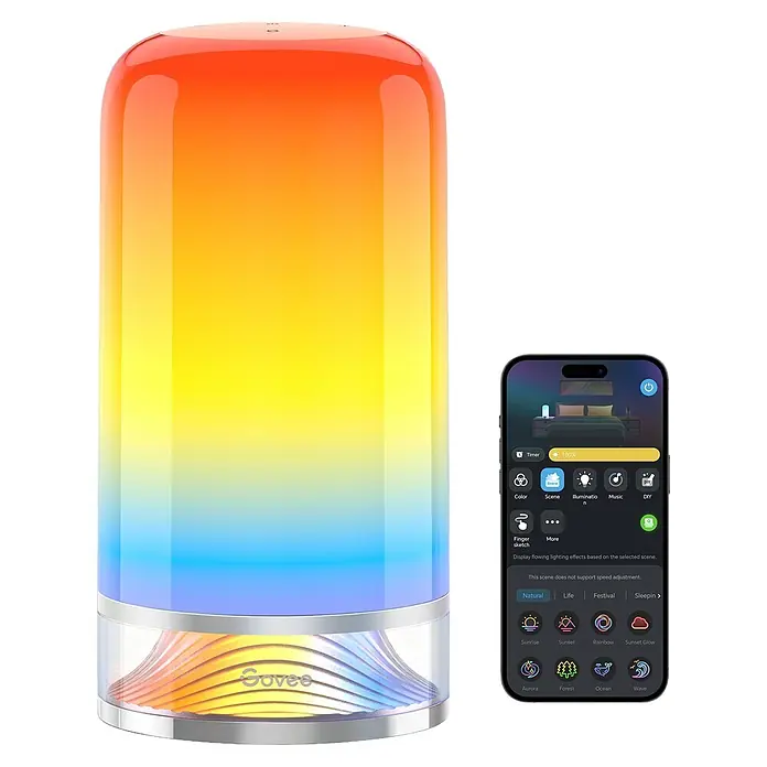 Govee LED-Tischleuchte rund H6022 - 24 W, Ø x H: 22 x 22 cm, Weiß/ Silber, RGBW - Zylindrische Smart-Lampe mit Rot-Blau-Farbverlauf und Smartphone, das die Steuerungs-App anzeigt.