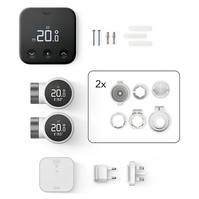 Tado Juego de termostato - Blanco/Negro, Termostáto + Bridge + 2 Cabezales - Kit de termostato inteligente Tado con unidad principal negra, dos termostatos de radiador blancos, puente, adaptadores de corriente y accesorios de montaje.